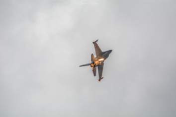 F-16 w. Flares